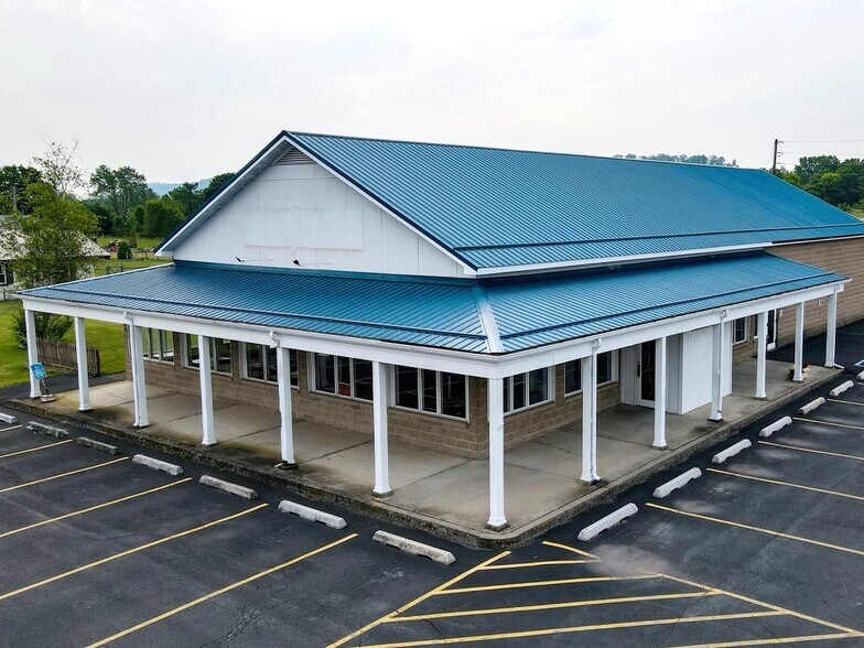 More Photos Of 45 E Chestnut St, Mifflinburg Unknown For Lease