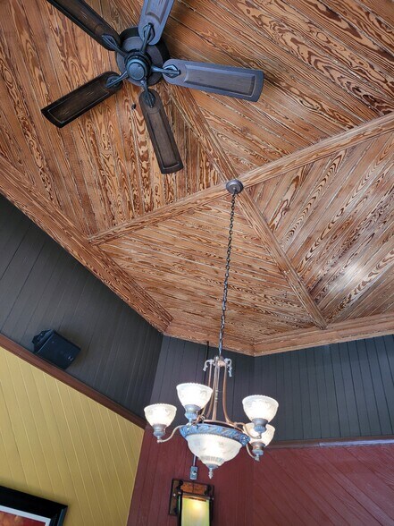 More Photos Of 26 Depot Ave, Windsor Restaurant For Sale