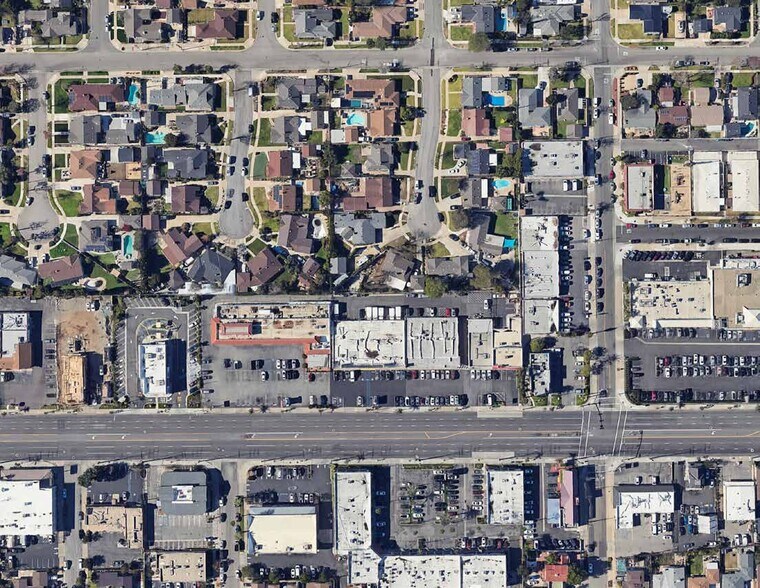 More Photos Of 658 N Tustin St, Orange Freestanding For Sale