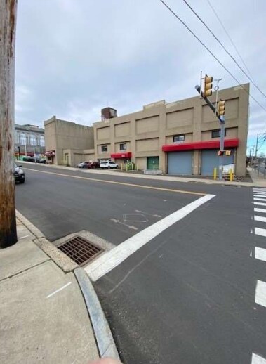 More Photos Of 100-118 Congress St, Bridgeport Warehouse For Sale