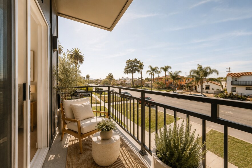 More Photos Of 2010 S Dunsmuir Ave, Los Angeles Multifamily For Sale