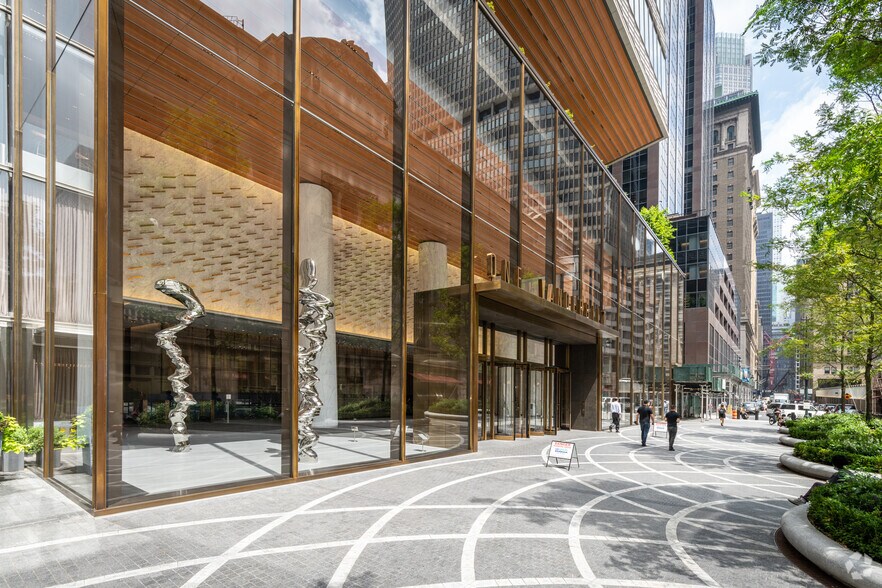 More Photos Of 1 Vanderbilt Ave, New York Office For Lease