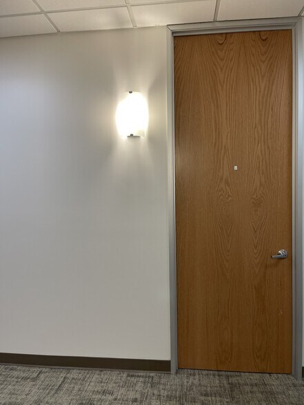 More Photos Of 5890 Stoneridge Dr, Pleasanton Medical For Lease