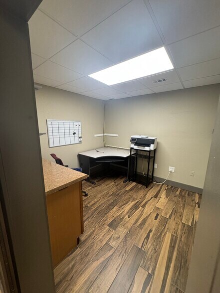 More Photos Of 1517 N Orange Blossom Trl, Orlando Office For Lease