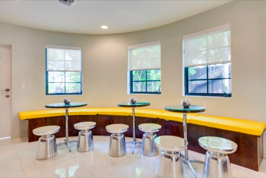 More Photos Of 711 Lenox Ave, Miami Beach Hospitality For Sale