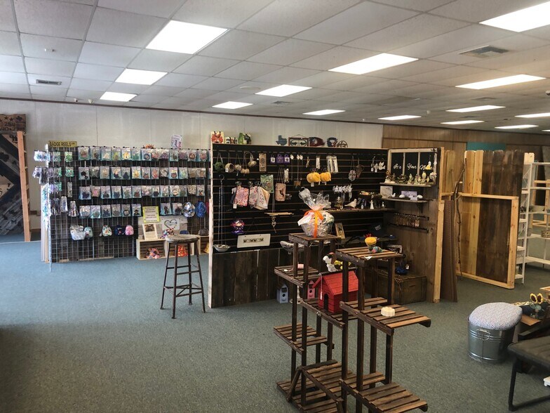 More Photos Of 4533 Waco Drive Dr, Waco Storefront For Sale