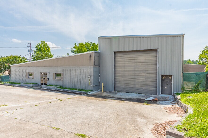 More Photos Of 8456 Newman St, Douglasville Light Manufacturing For Lease