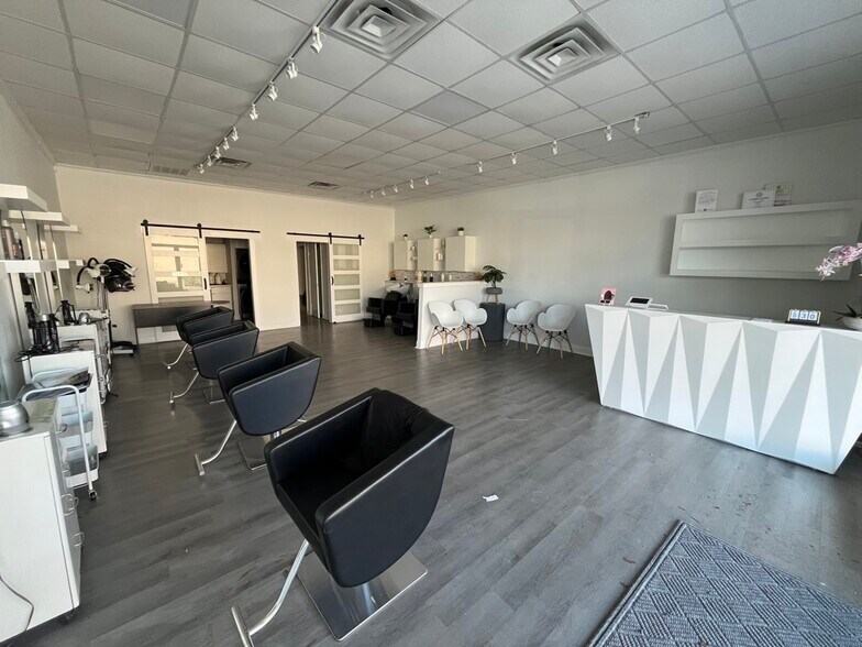 More Photos Of 1905 S Dairy Ashford, Houston Freestanding For Lease