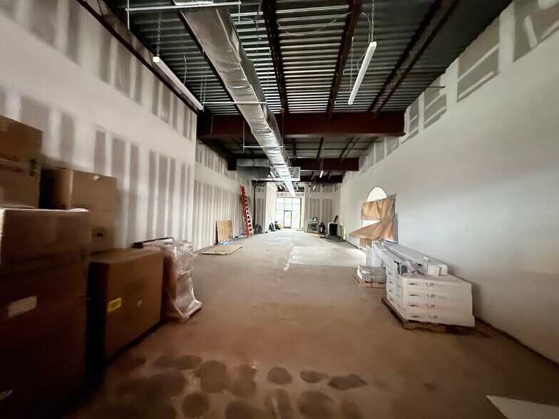 More Photos Of 718 Medford Ave, Patchogue Storefront For Lease