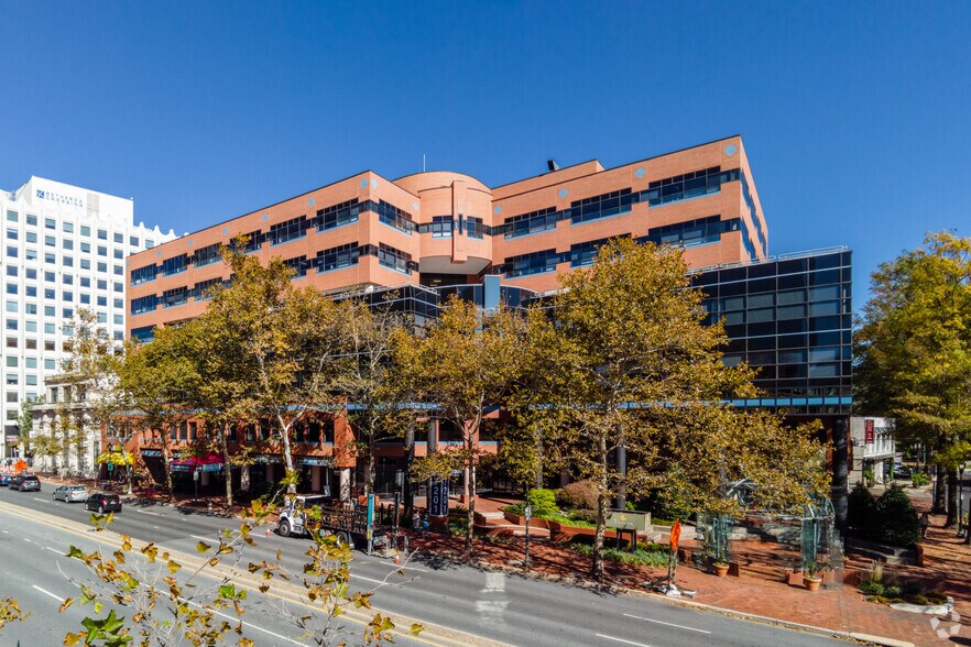 More Photos Of 7201 Wisconsin Ave, Bethesda Office For Lease