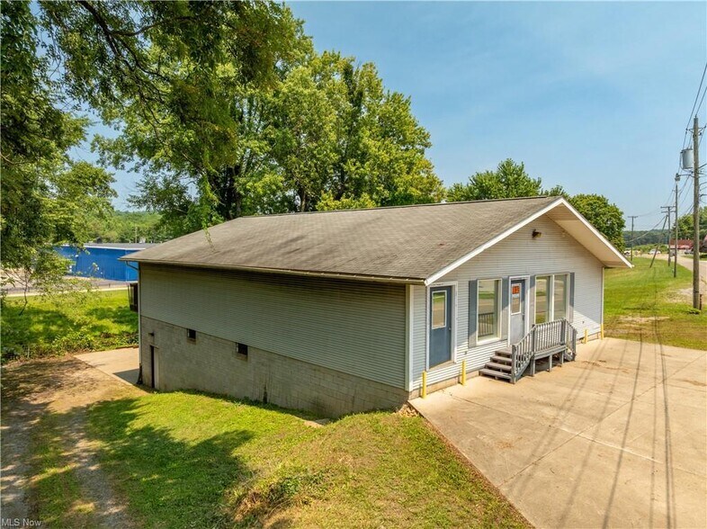 More Photos Of 3249 Coral Rd, Malvern Office For Sale
