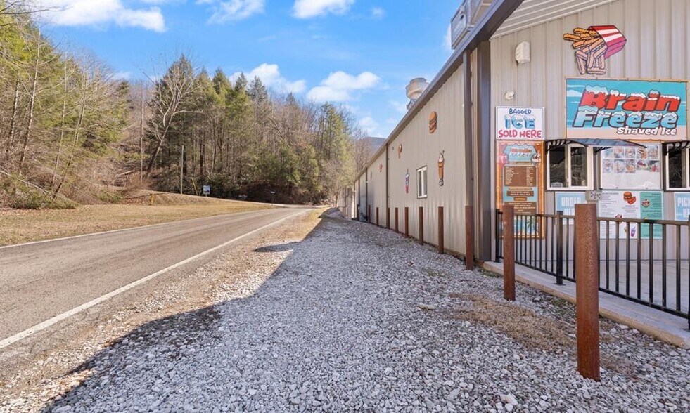 More Photos Of 332 Highway 3400 hwy, Jenkins Industrial For Sale