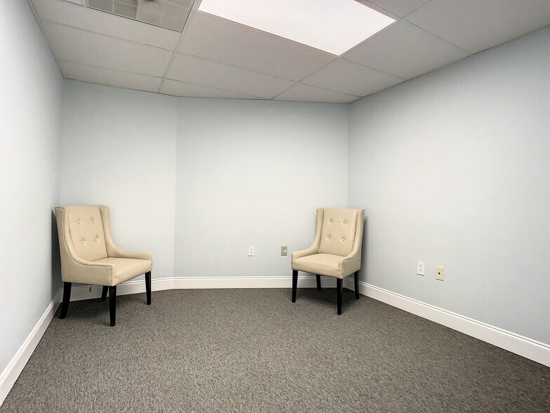 More Photos Of 22 W Monument Ave, Kissimmee Office For Lease