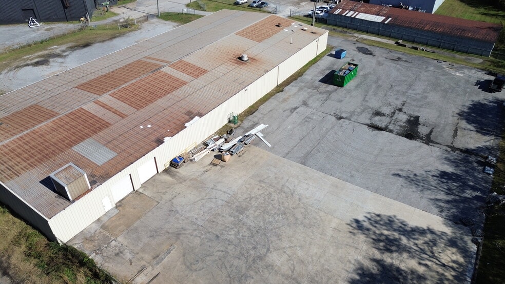More Photos Of 110 W 34th St, Chattanooga Warehouse For Sale
