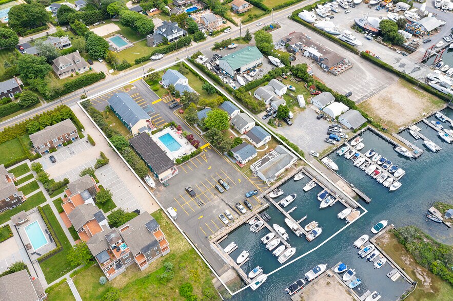 More Photos Of 72 Foster Ave, Hampton Bays Hotel For Sale