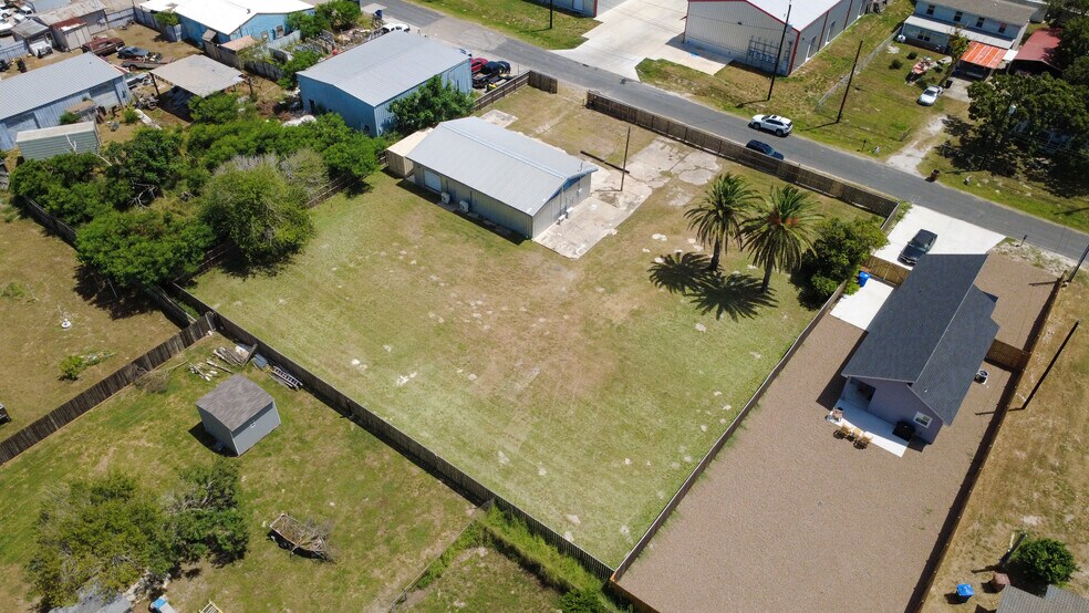 More Photos Of 630 Claride St, Corpus Christi Flex For Sale