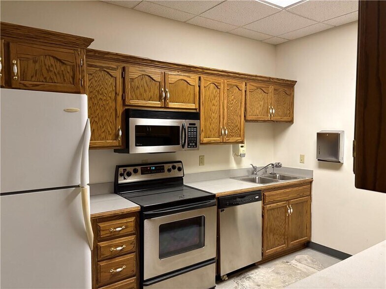 More Photos Of , Trimble Office For Sale