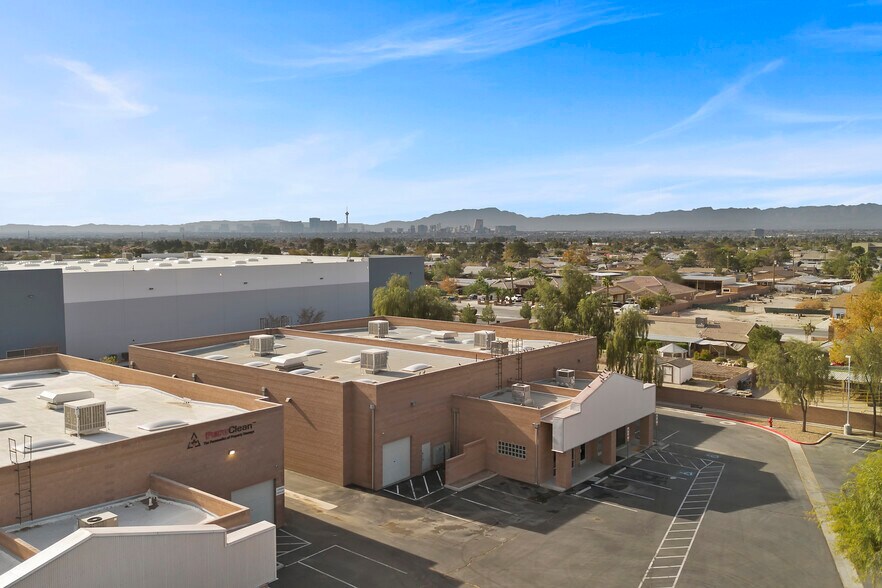 More Photos Of 2781 N Lamb Blvd, Las Vegas Distribution For Lease
