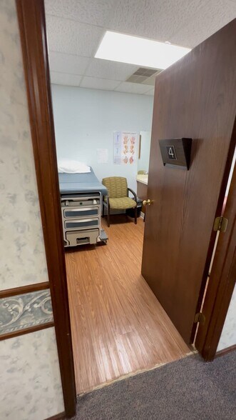 More Photos Of 4333 W Saint Joseph Hwy, Lansing Medical For Lease