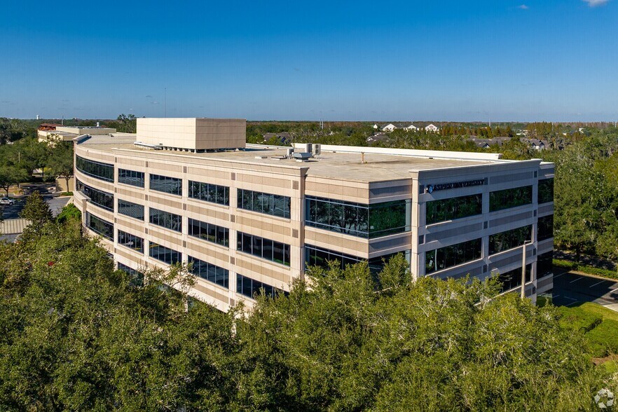 More Photos Of 12802 Tampa Oaks Blvd, Tampa Office For Lease