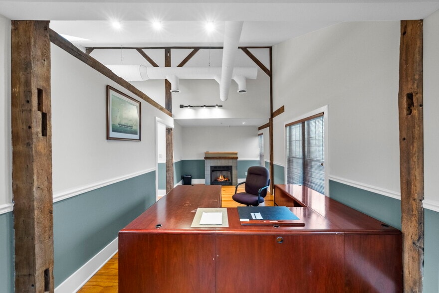 More Photos Of 3 Mapleton Rd, Princeton Office For Sale
