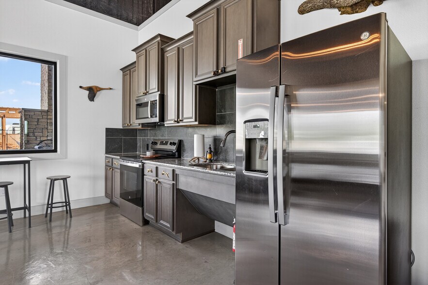 More Photos Of 9630 E US Highway 190, Rogers Trailer Camper Park For Sale