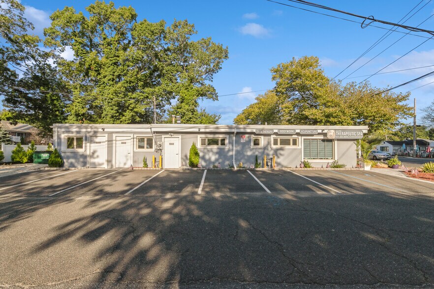 More Photos Of 1420 Montauk Hwy, Oakdale Medical For Lease