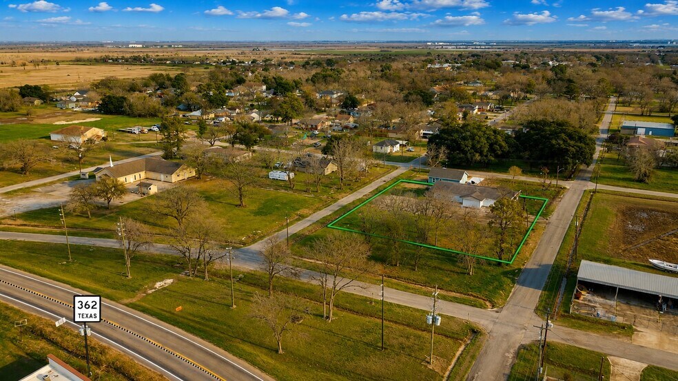 More Photos Of 4206 2nd 1/2 St, Brookshire Office For Sale