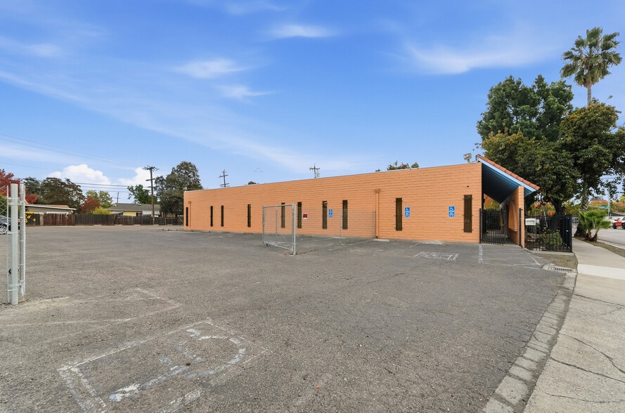 More Photos Of 6006 N El Dorado St, Stockton Office For Sale