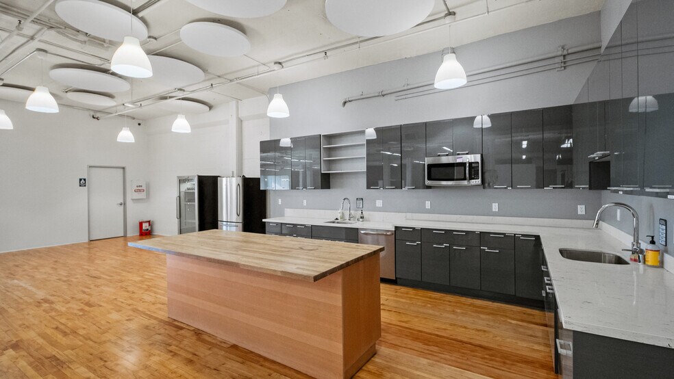 More Photos Of 972 Mission St, San Francisco Office For Lease
