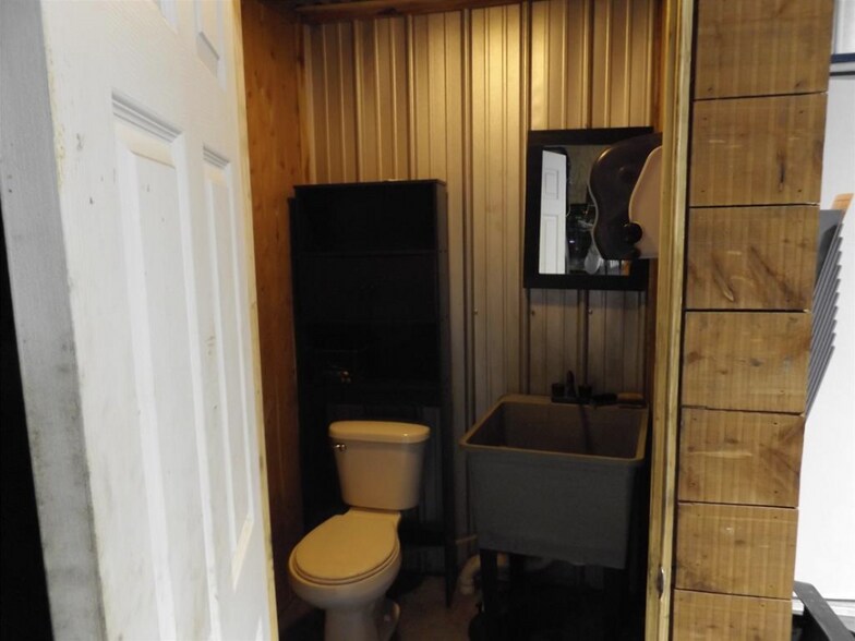 More Photos Of 4400 NE Lincoln Rd, Idabel Industrial For Sale