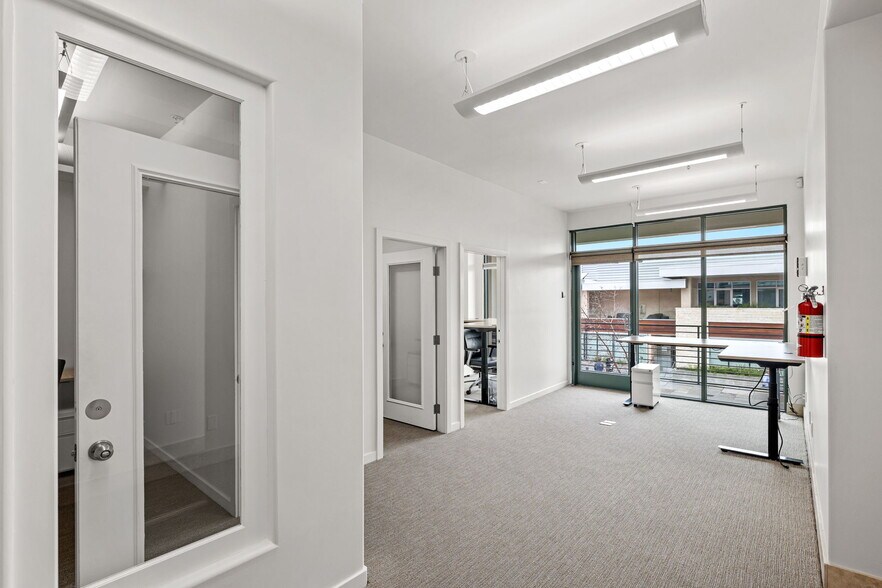 More Photos Of 205 Pier Ave, Hermosa Beach Office For Sale