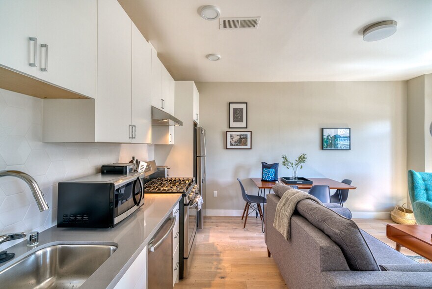 More Photos Of 1668 Washington St, San Francisco Apartments For Sale