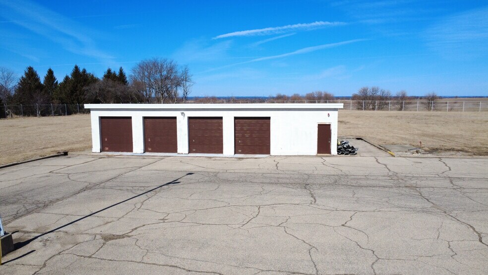 More Photos Of 2869 N 3501st Rd, Seneca Manufacturing For Sale