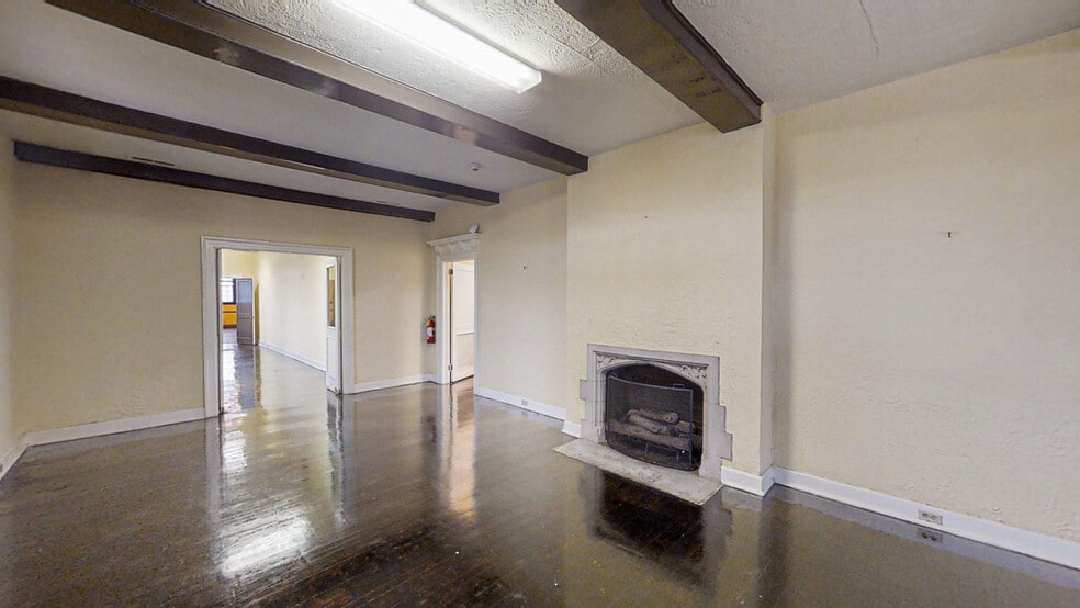 More Photos Of 1015 13th St, Columbus General Retail For Sale