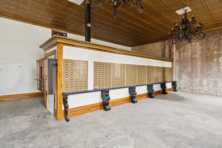 More Photos Of 10-28 N Guthrie Ave, Tulsa Manufacturing For Sale