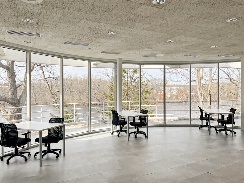 More Photos Of 600 Plastics Pl, Kalamazoo Coworking Space