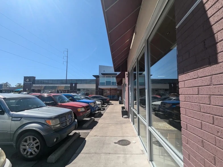 More Photos Of 2820 Central Ave SE, Albuquerque Unknown For Lease