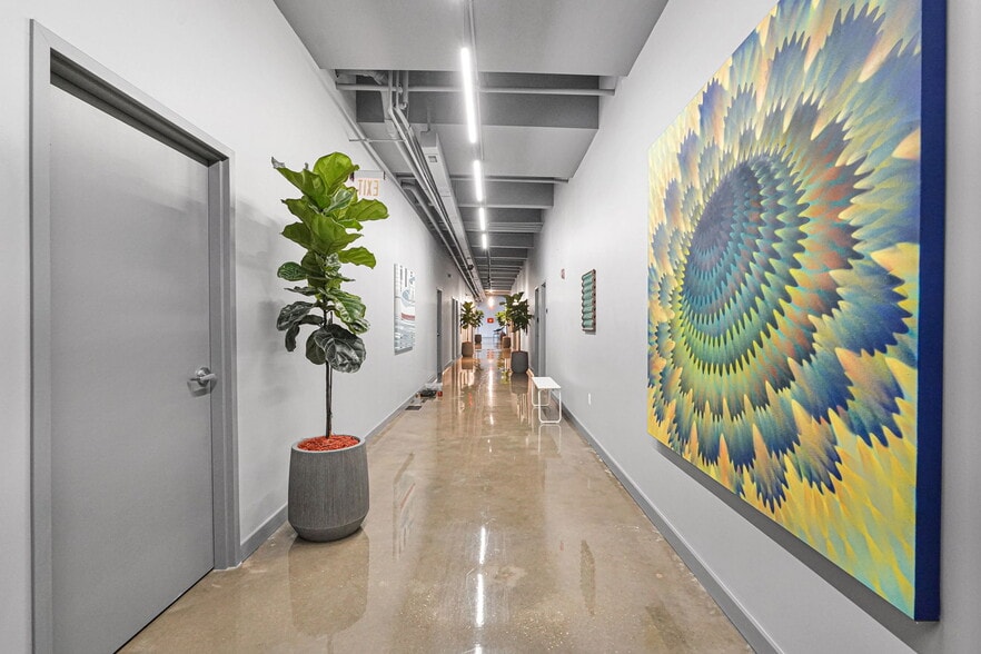More Photos Of 2121 NW 2nd Ave, Miami Storefront Retail Office For Lease