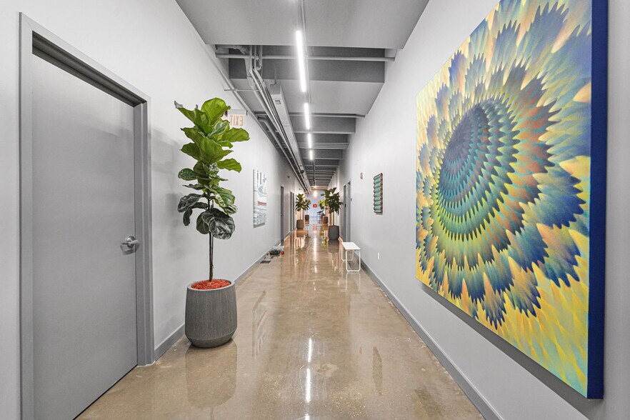 More Photos Of 2121 NW 2nd Ave, Miami Storefront Retail Office For Lease