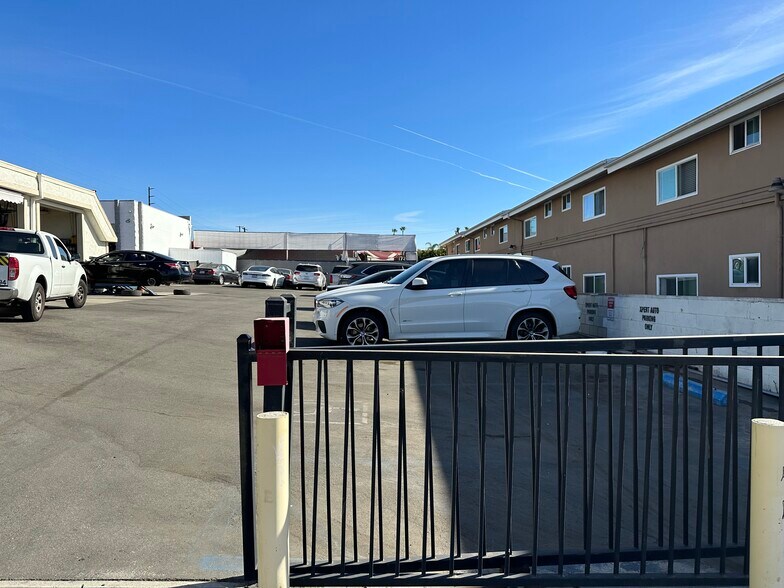 More Photos Of 400-420 E Whittier Blvd, La Habra Auto Repair For Sale