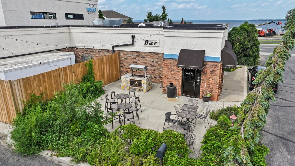 More Photos Of 824 Paul Bunyan, Bemidji Restaurant For Sale