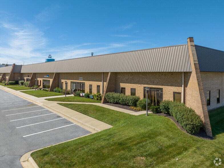 More Photos Of 1393 Progress Way, Eldersburg Unknown For Lease