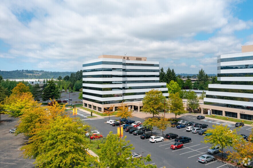 More Photos Of 6811 S 204th St, Kent Unknown For Lease