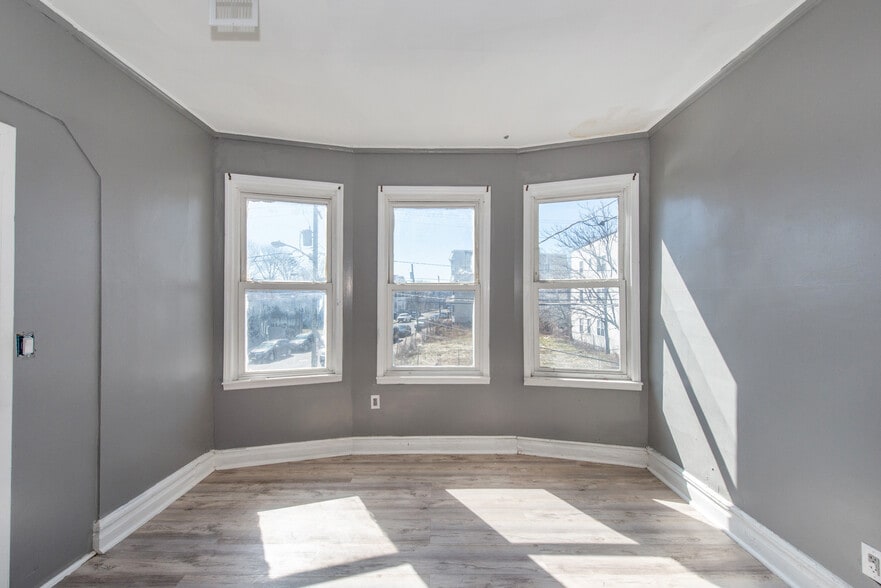 More Photos Of 357 16th Ave, Irvington Storefront Retail Residential For Sale