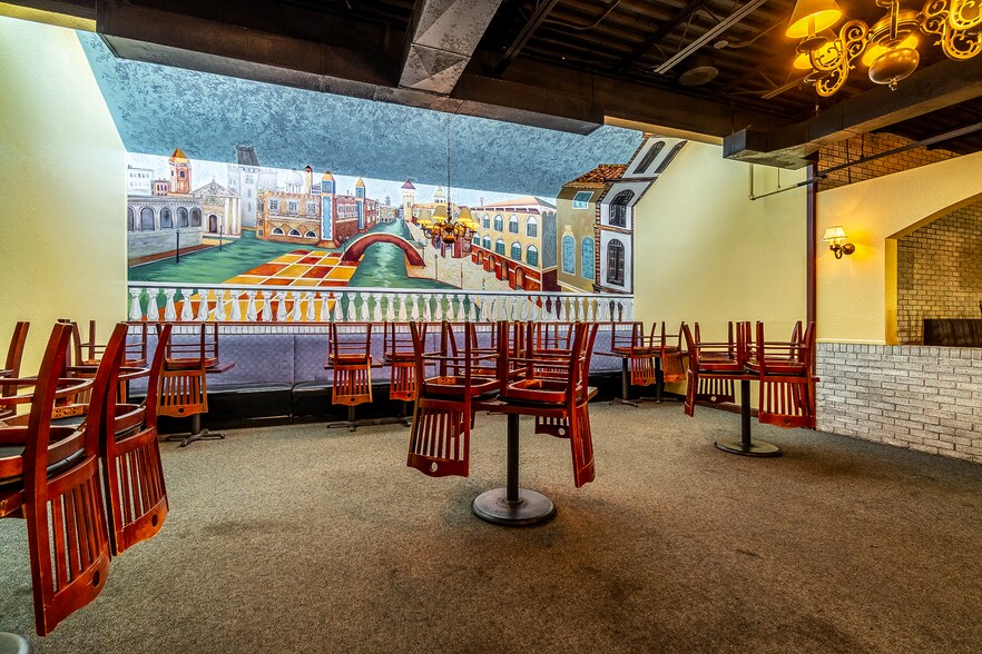 More Photos Of 4111 Parnell Ave, Fort Wayne Restaurant For Sale