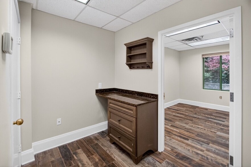 More Photos Of 2141 Wisconsin Ave NW, Washington Apartments For Sale