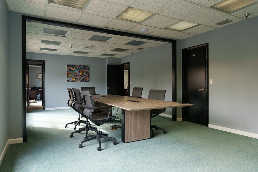 More Photos Of 22 Commerce Rd, Newtown Light Manufacturing For Lease