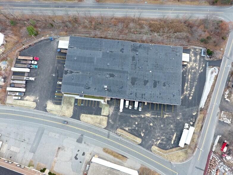 More Photos Of 15 Industrial Way, Wilmington Warehouse For Lease
