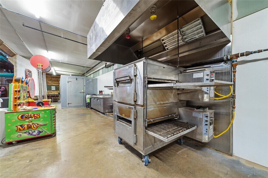 More Photos Of 3300 Milam Dr, Brownwood Industrial For Sale